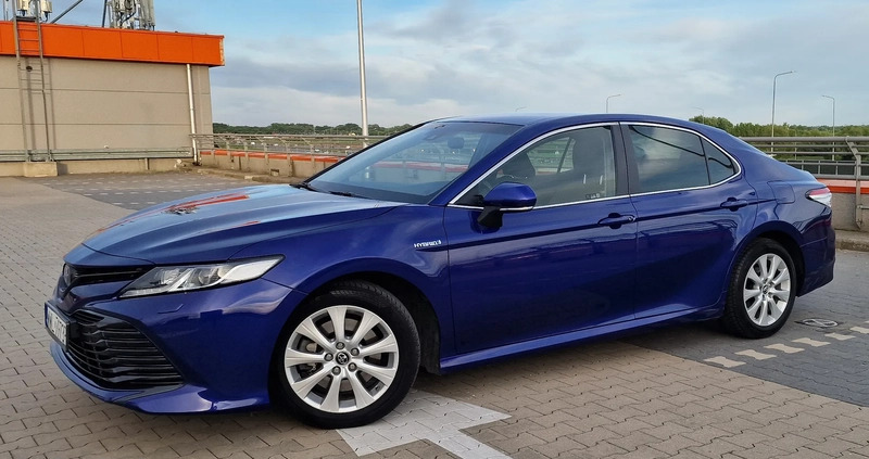 Toyota Camry cena 100400 przebieg: 106800, rok produkcji 2019 z Warszawa małe 352